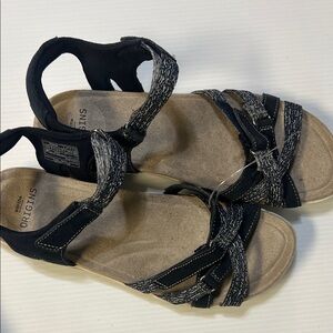 Earth Origins Black and Gray Women's Sandals